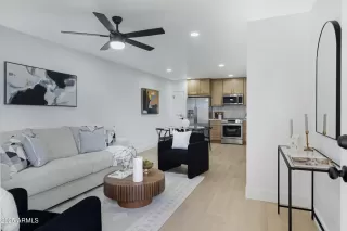 Photo #6: 6949560 Listing 