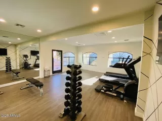 Photo #2: 6949830 Listing 