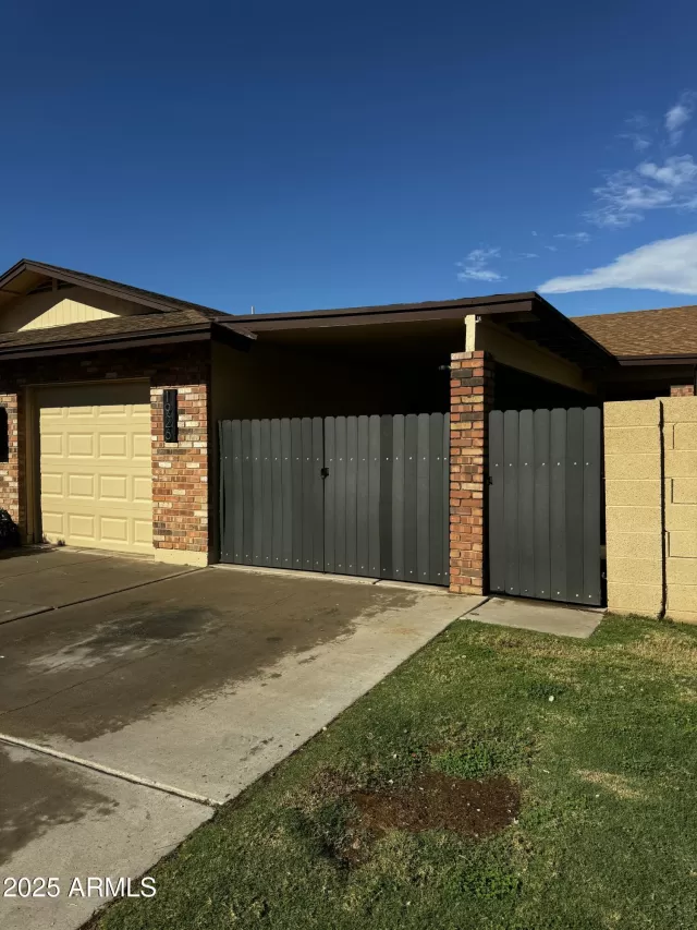 MLS: 6949867 Condo For Sale