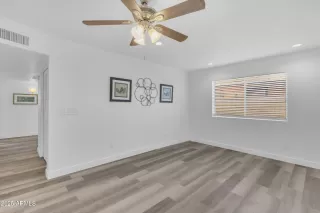 Photo #6: 6949867 Listing