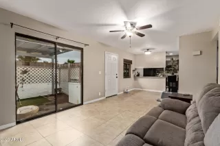 Photo #6: 6949993 Listing 