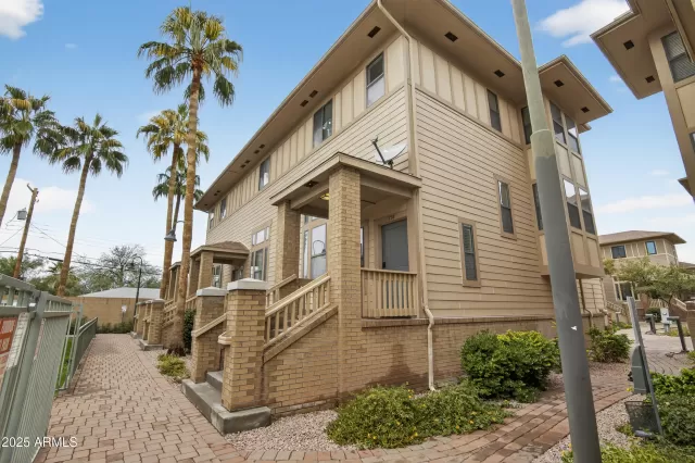 MLS: 6950080 Condo For Sale