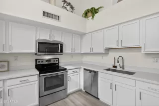 Photo #5: 6950080 Listing 