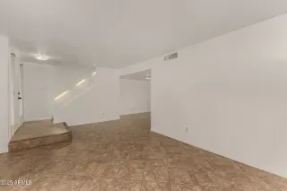 Photo #5: 6950288 Listing