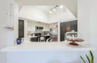 Photo #6: 6950491 Listing 