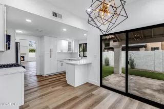 Photo #1: 6950591 Listing 