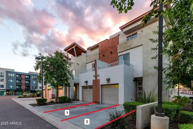 MLS: 6950856 Condo For Sale