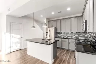 Photo #2: 6950856 Listing 