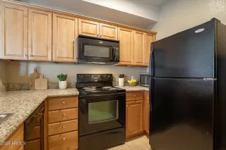 Photo #5: 6950958 Listing