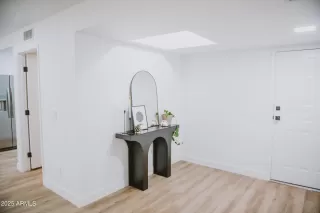 Photo #5: 6951069 Listing