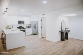 Photo #6: 6951069 Listing