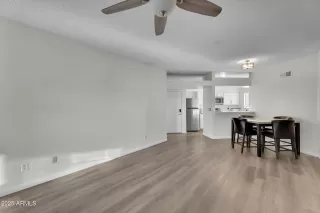 Photo #5: 6951197 Listing