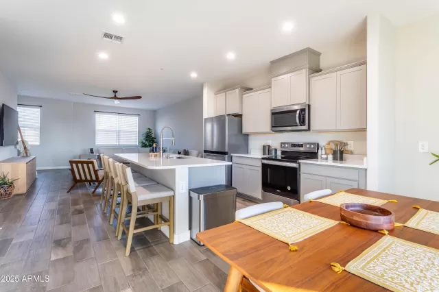 MLS: 6951348 Condo For Sale