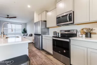 Photo #6: 6951348 Listing 