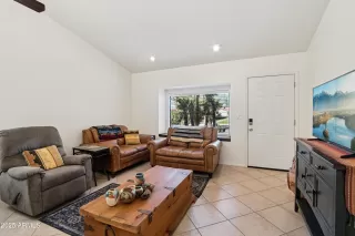 Photo #5: 6951597 Listing