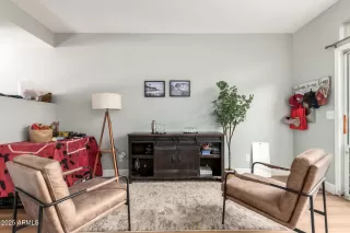 Photo #5: 6951879 Listing 