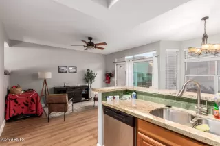 Photo #6: 6951879 Listing 