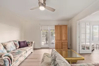 Photo #3: 6951991 Listing