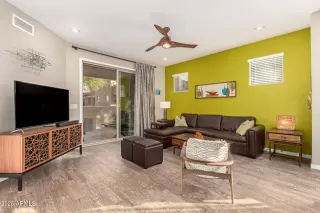 Photo #3: 6952026 Listing