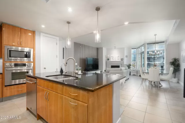 MLS: 6952117 Condo For Sale