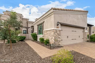 Photo #4: 6952145 Listing