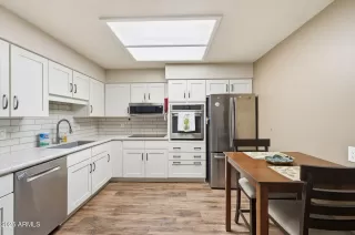 Photo #4: 6952188 Listing 