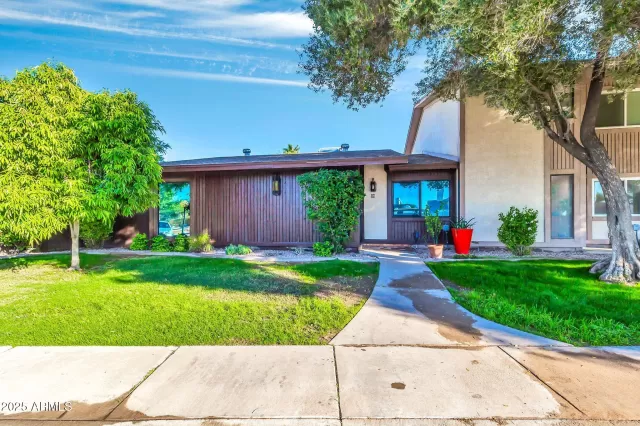 MLS: 6952256 Condo For Sale