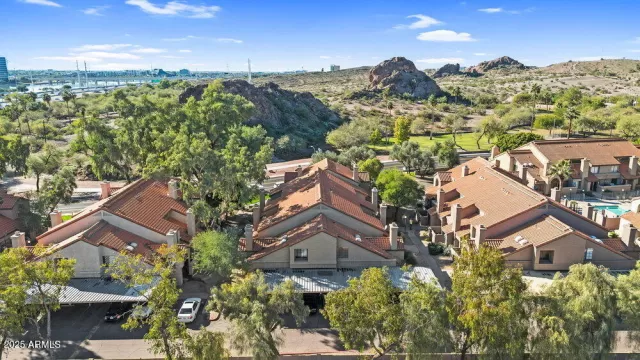 MLS: 6952443 Condo For Sale