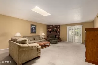 Photo #5: 6952460 Listing