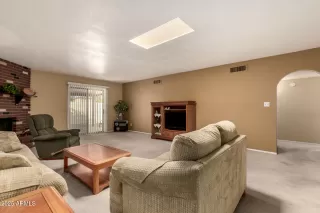 Photo #6: 6952460 Listing