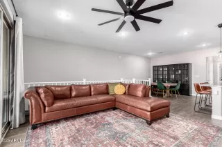 Photo #2: 6952709 Listing