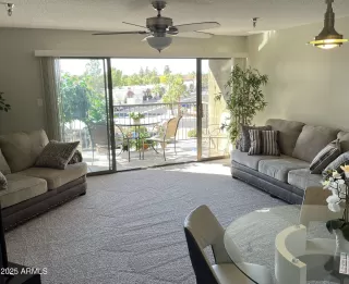 Photo #4: 6952950 Listing