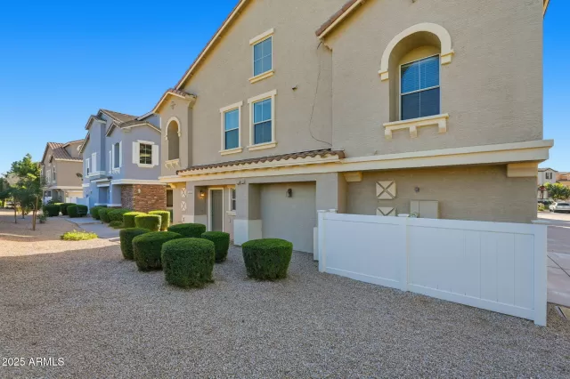 MLS: 6953028 Condo For Sale