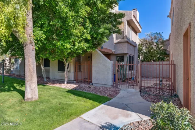 MLS: 6953558 Condo For Sale