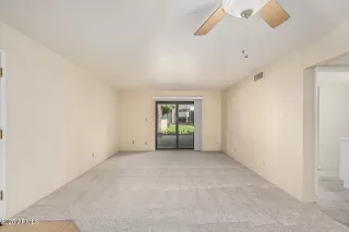 Photo #6: 6953702 Listing 