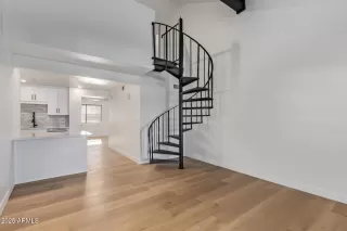 Photo #2: 6954125 Listing