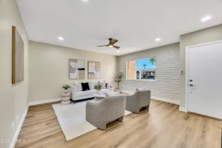 Photo #5: 6954269 Listing 