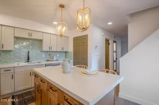 Photo #2: 6954378 Listing 