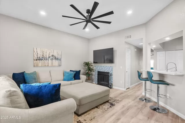 MLS: 6954446 Condo For Sale