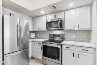 Photo #6: 6954446 Listing