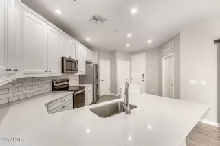 Photo #6: 6954474 Listing 