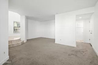 Photo #3: 6954863 Listing