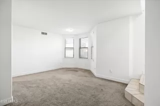 Photo #5: 6954863 Listing