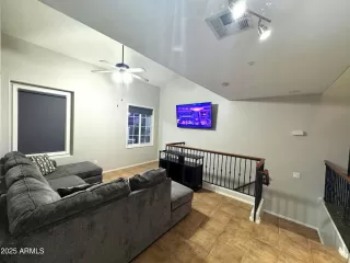 Photo #5: 6954990 Listing