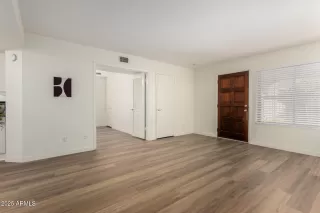 Photo #3: 6955236 Listing