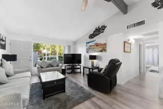 Photo #2: 6955392 Listing