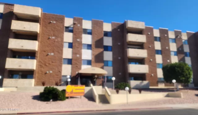 MLS: 6955423 Condo For Sale