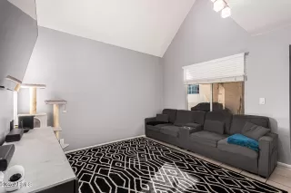 Photo #5: 6955907 Listing 