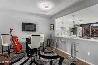 Photo #5: 6955990 Listing 