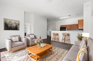 Photo #5: 6955999 Listing 